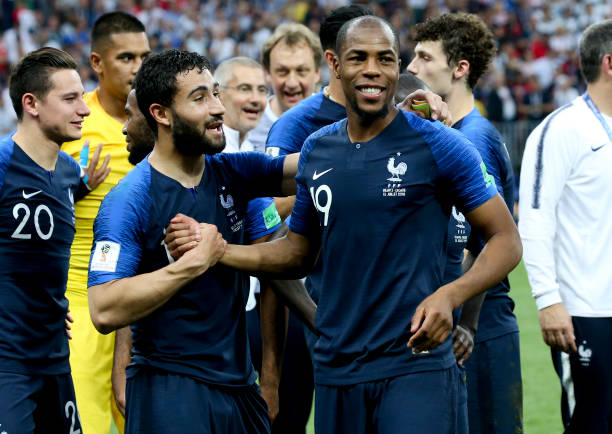 星球员的依 星球员的依